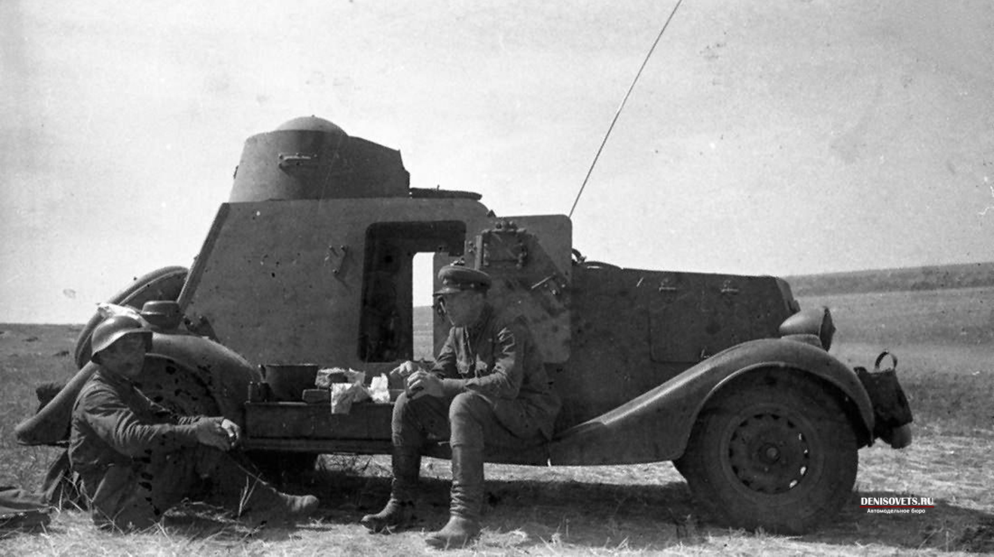 К 1939 году поручневая антенна была заменена штыревой, а вскоре ее порт ...